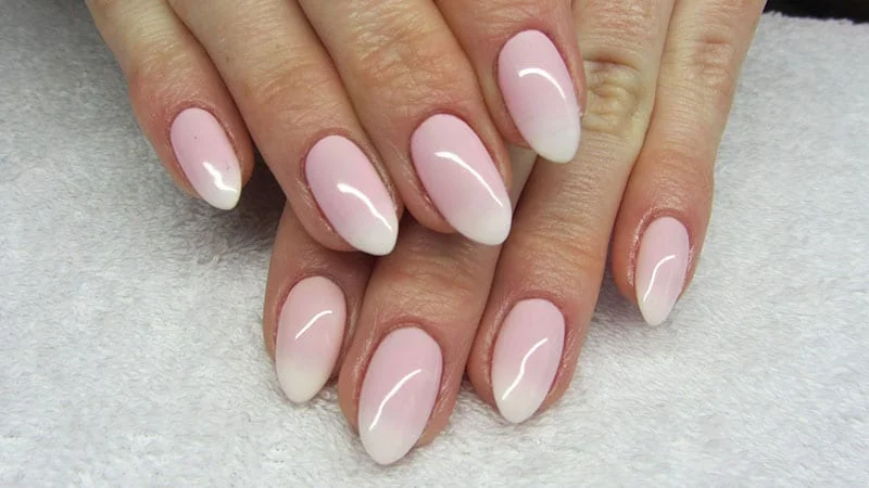 Almond-Shaped-Acrylic-Nails