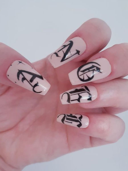 Angel-Writing-Nails