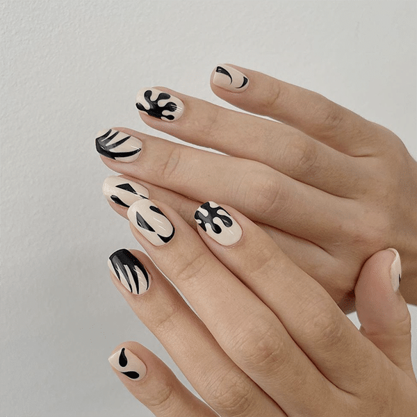 Black-and-Nude-Nail-Art