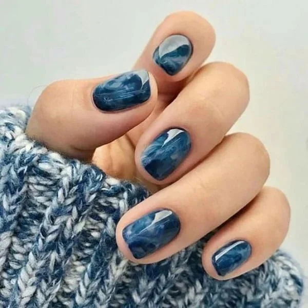 Blue-Marble-Nails-1