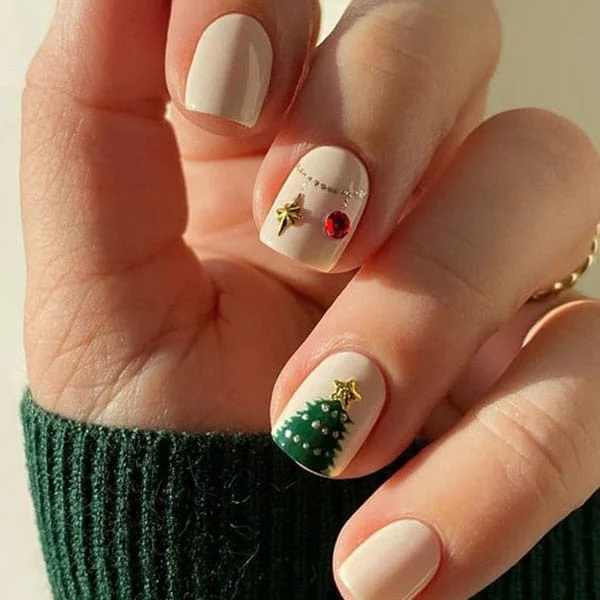 Christmas-Tree-Nails