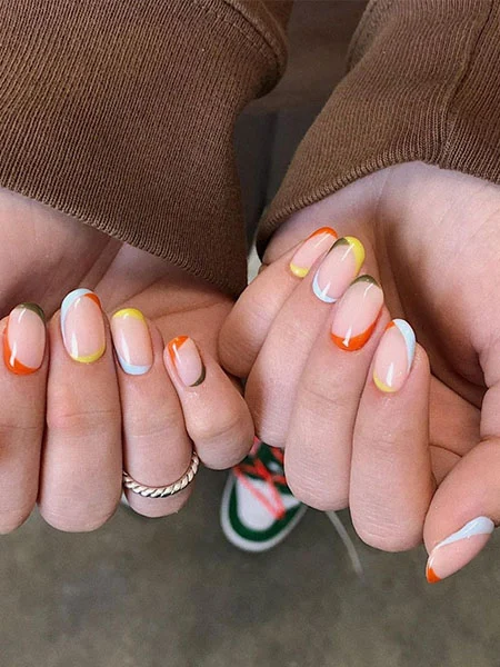 Color-Block-French-Manicure-on-Two-Sides