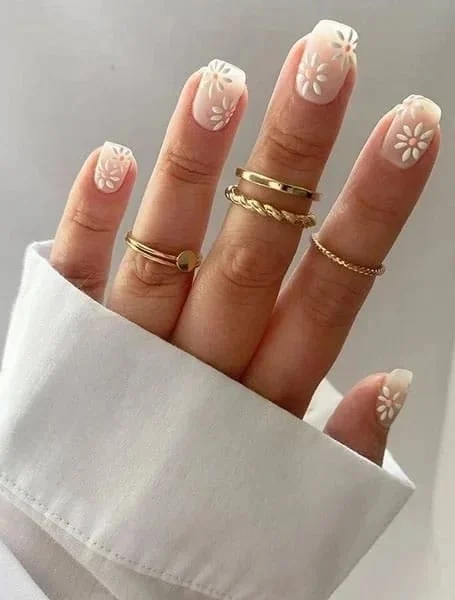 Daisy-Art-Nails-1-1-1