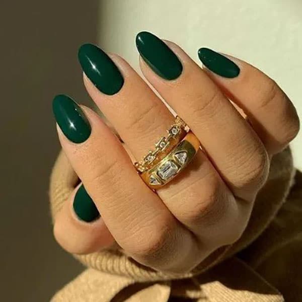 Dark-Green-Simple-Nails