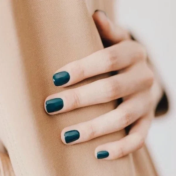 Dark-Teal-Nails