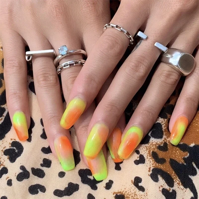 Fluorescent-Nail-Art