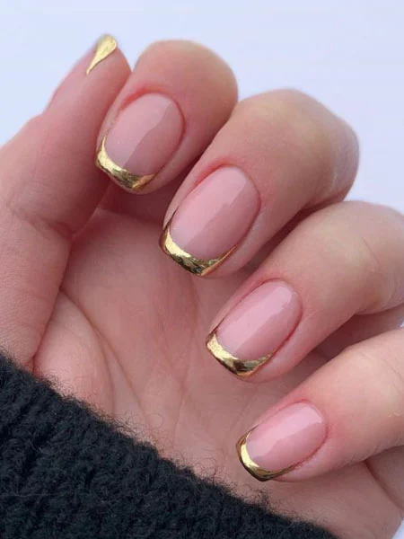 Gold-Tip-French-Manicure