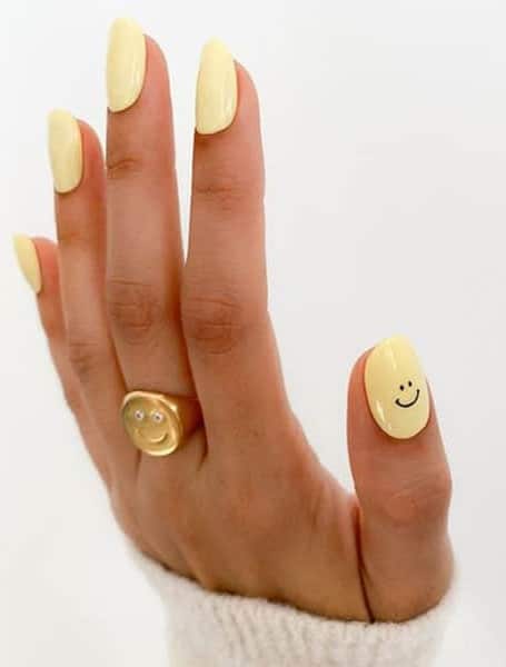 Happy-Nails