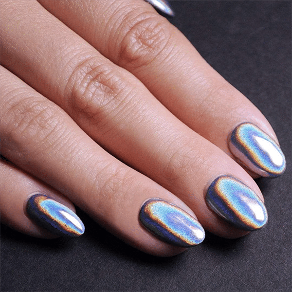Holographic-Winter-Nails
