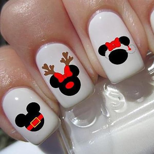 Mickey-Mouse-Christmas-Nails