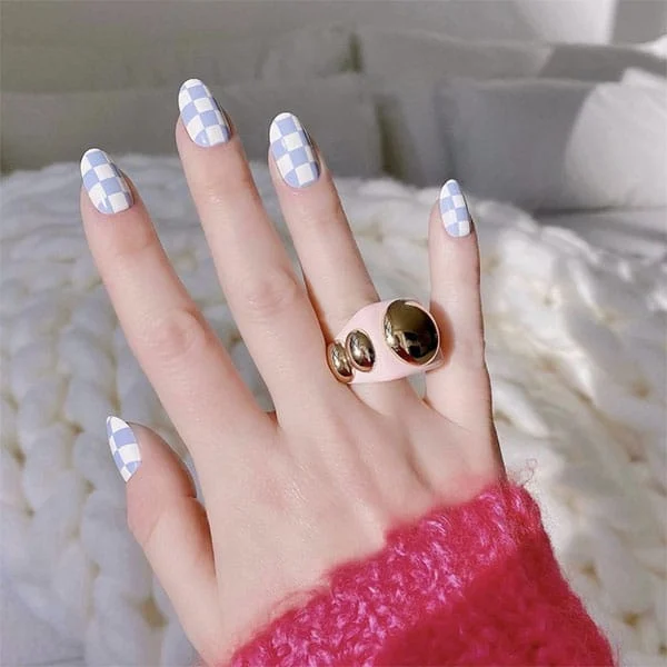 Pastel-Checks_Pretty-Nails_xjuliatalisman