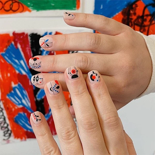 Short-Red-Blue-and-Black-Nails