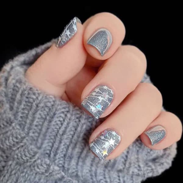 Silver-Christmas-Nails