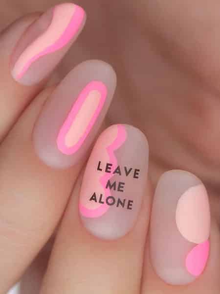 Slogan-Nails