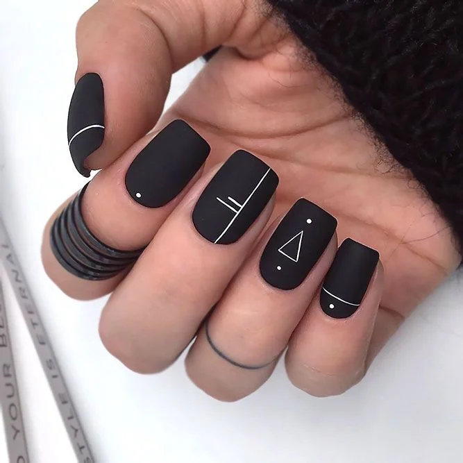 Squoval-Nails-with-Geometric-Nail-Designs