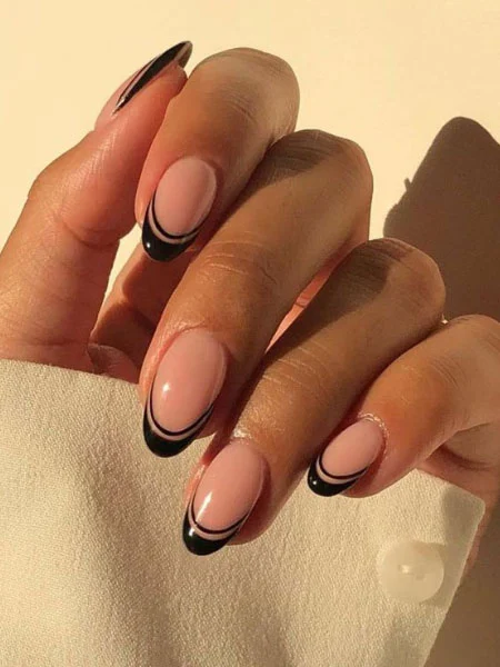 Unique-Black-French-Manicure