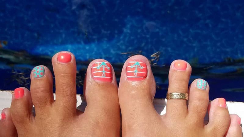 beach toenails