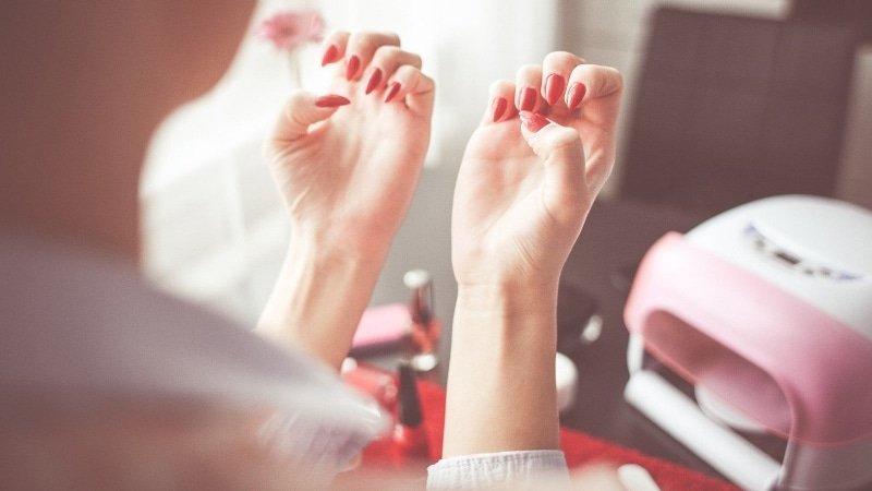 Curing Polygel Nails