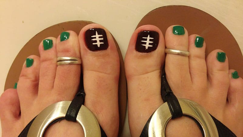 Football-Themed Toenails