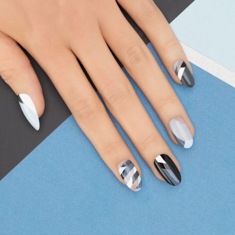 Grey Abstract Nails