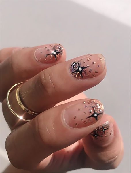 Nude Sparkling Star Manicure