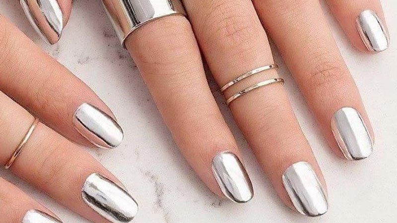 Outlinedau Holo There Metallic Silver Nail Wraps