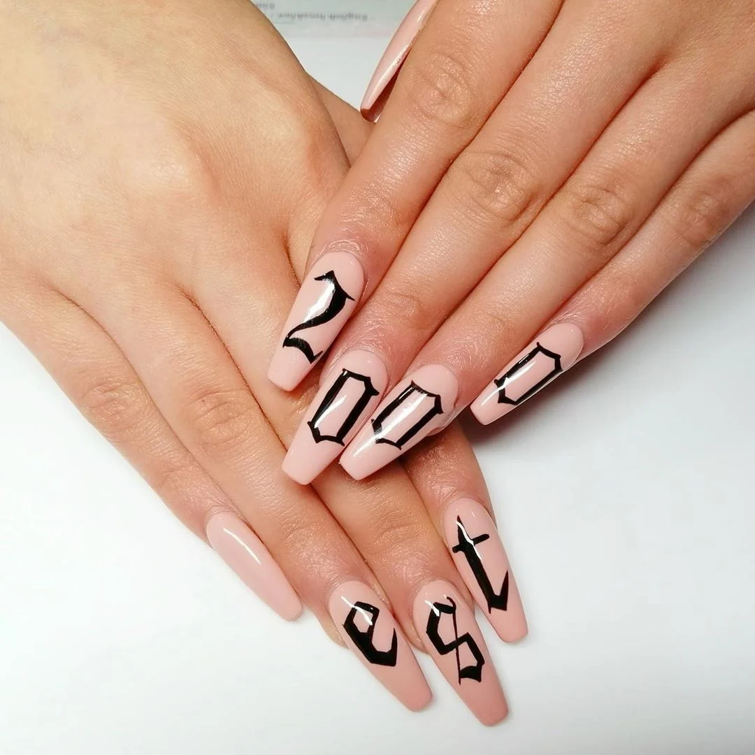 writing-nail-art