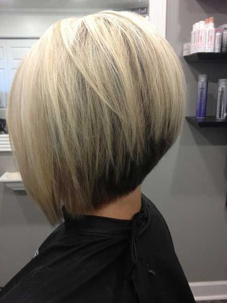 Chic Straight Bob Haircut: Women Short Hairstyles 