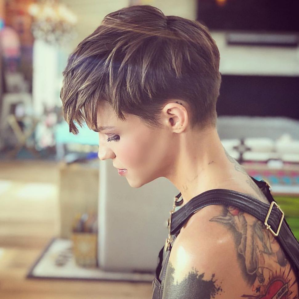 Messy Short Pixie Haircut, Very Short Hair Styles for Female