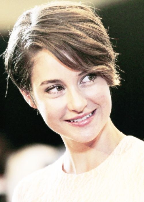 Shailene Woodley Short Hair Style