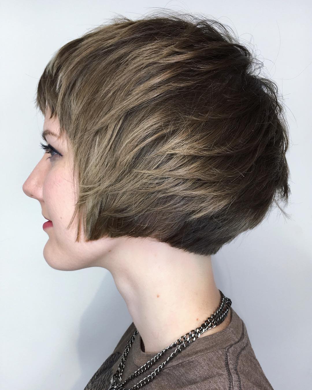 Short Straight Hairstyle - Short Haircuts for Women and Girls