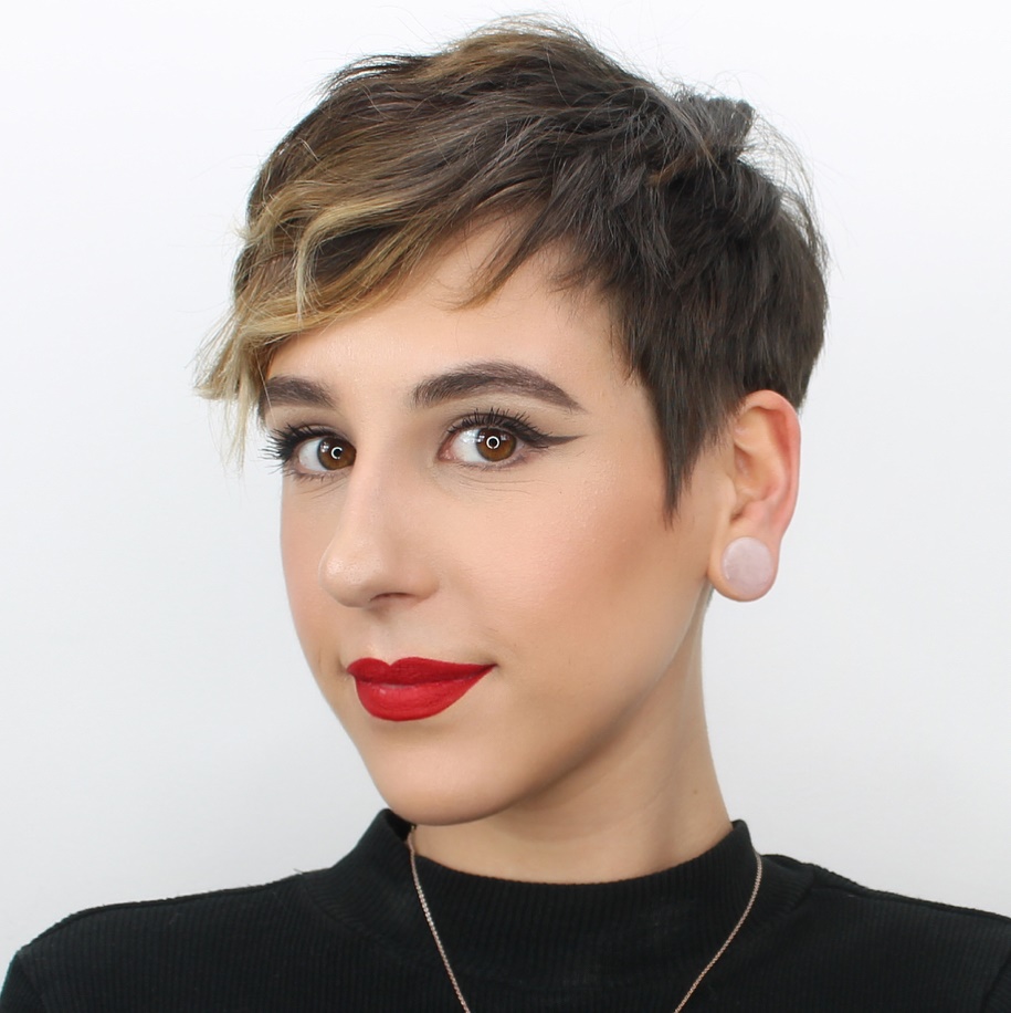 Short Textured Pixie With Side Bangs