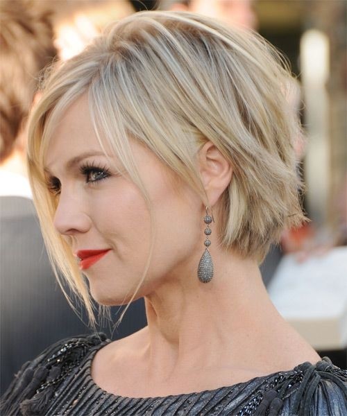 Straight Hairstyles for Short Hair: Side View