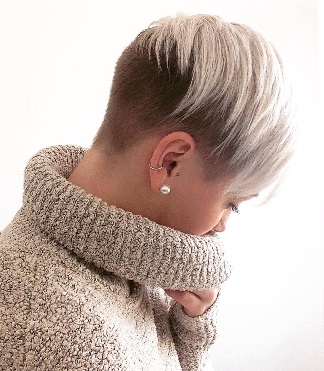 Stylish Pixie Haircut for Women, Short Hairstyle and Color Ideas
