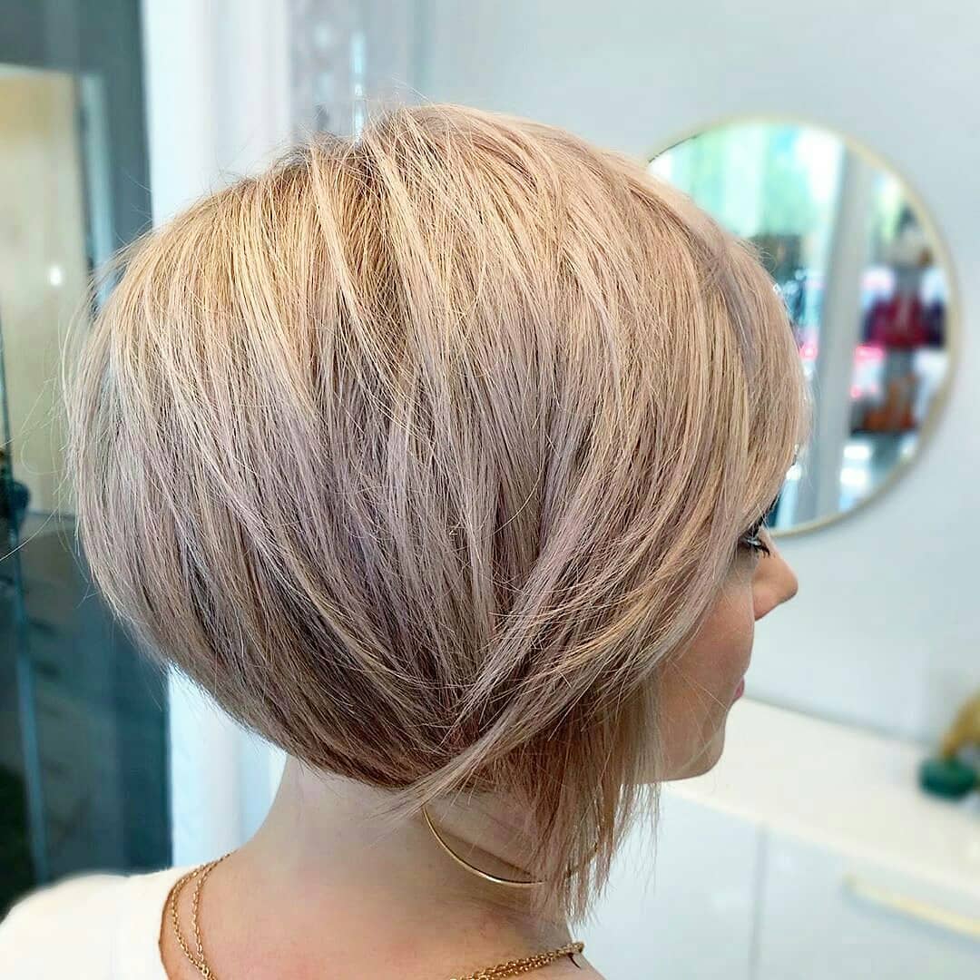 Stylish Short Bob Haircut Ideas for Women - Easy Short Straight Hairstyle and Color 2021 - 2022