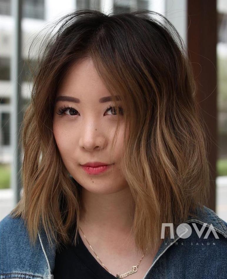 Wavy Shoulder-Length Bob With Round Face