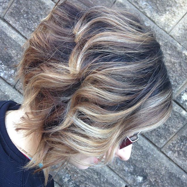 balyage inverted wavy bob hairstyle