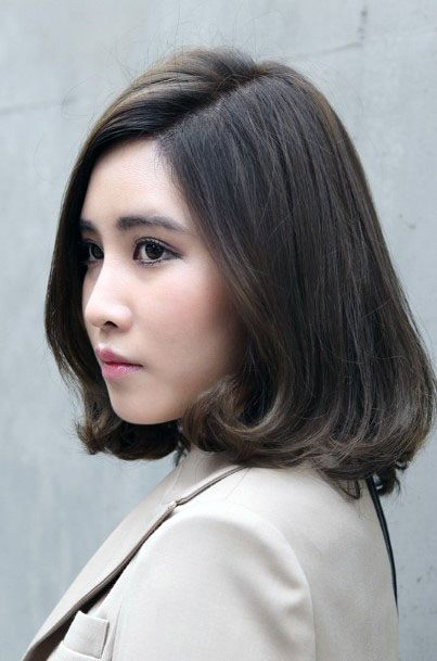 Classic Deep Side Part Hairstyle Women