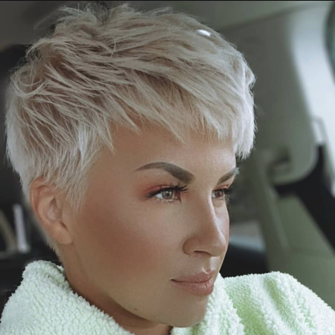 Cute Short Haircuts for Thick Hair - Women Short Hairstyle Trends