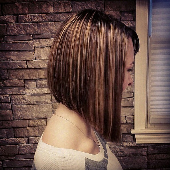 medium inverted bob hairstyle with highlights