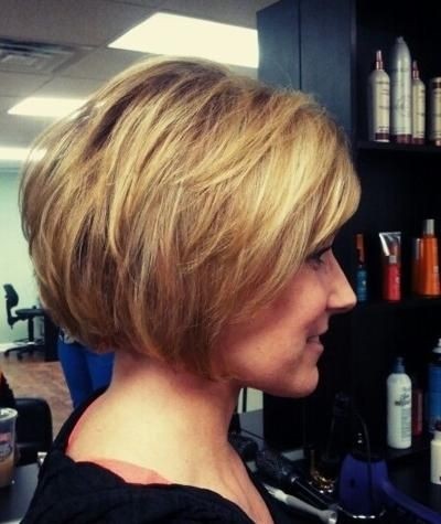 Stacked Bob Haircut: Work Hairstyles for Short Hair