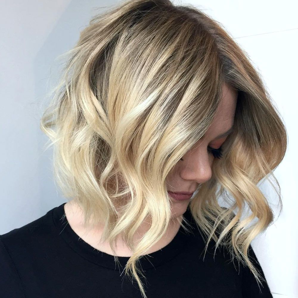 90’s Look - Wavy Layered Bob