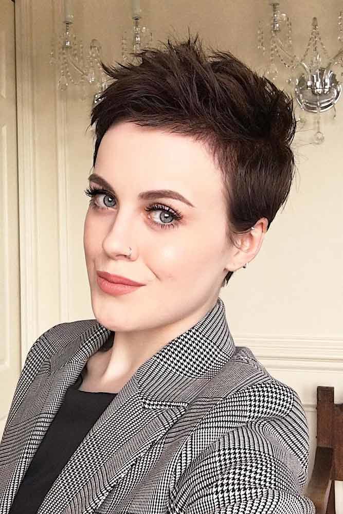 Un peinado corto realmente de moda #pixiecut #haircuts