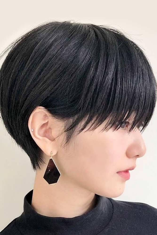 Pixie recto negro con flequillo contundente #pixiecut #haircuts