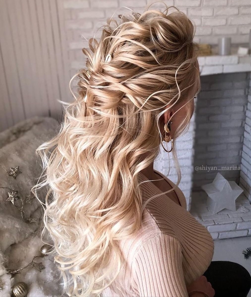 Blonde Wavy Half Up Wedding Hairstyle with Wet Hair Effect