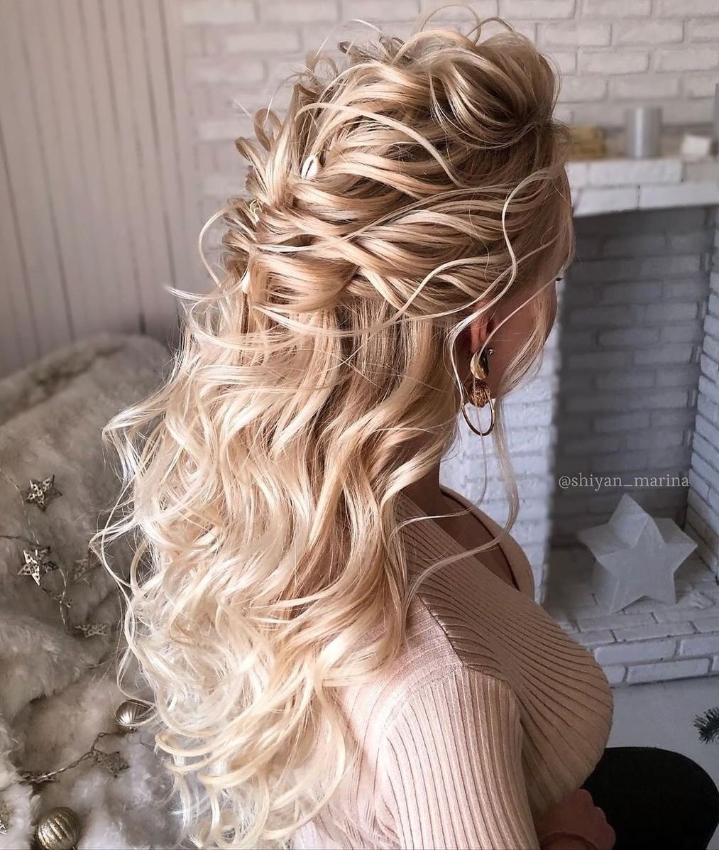 Blonde Wavy Half Up Wedding Hairstyle with Wet Hair Effect