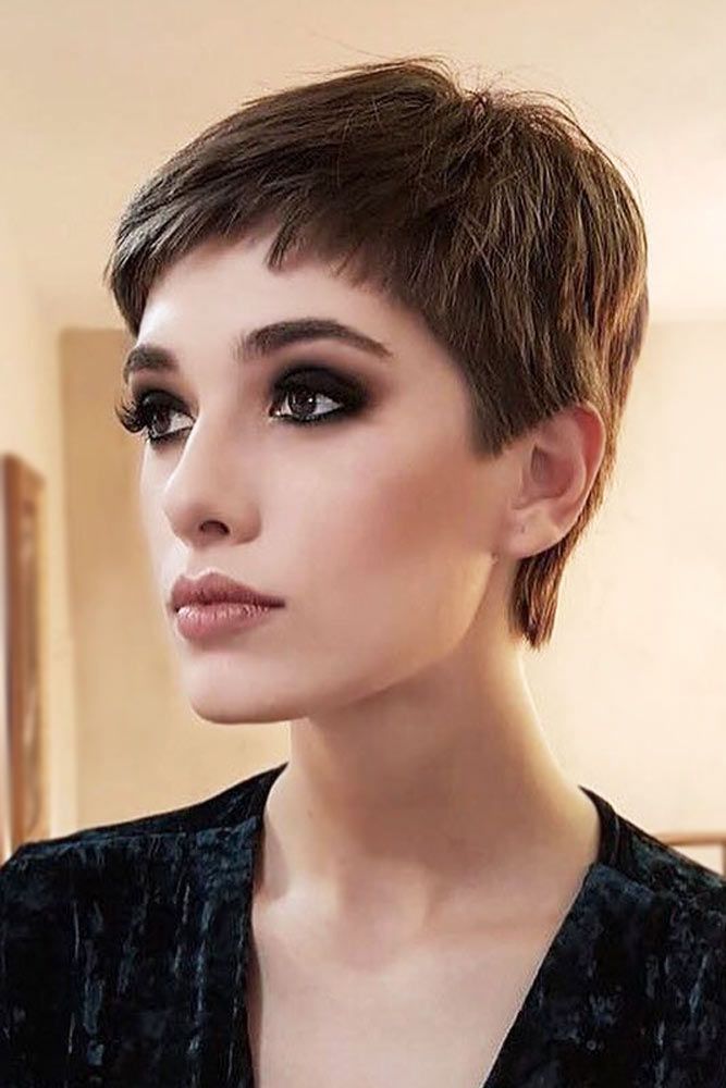 Elegante corte Pixie marrón #pixiecut #haircuts