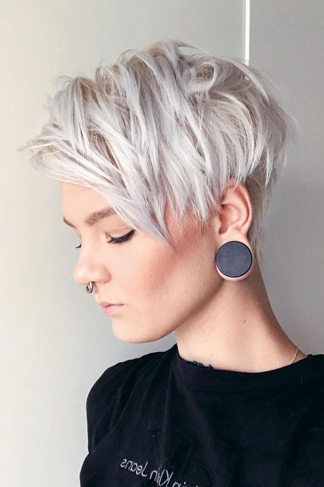 Pixie de barrido lateral rubio hielo #pixiecut #haircuts