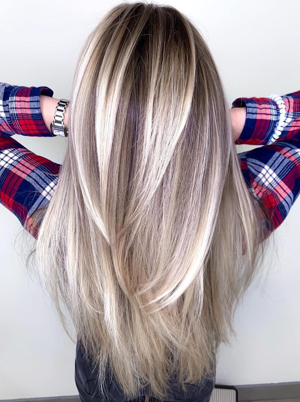 Long Blonde Hair With Layered Ends