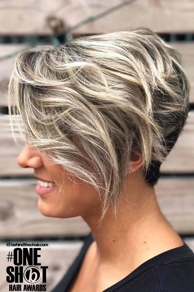 Duendecillo desordenado con raya lateral larga #pixiecut #haircuts